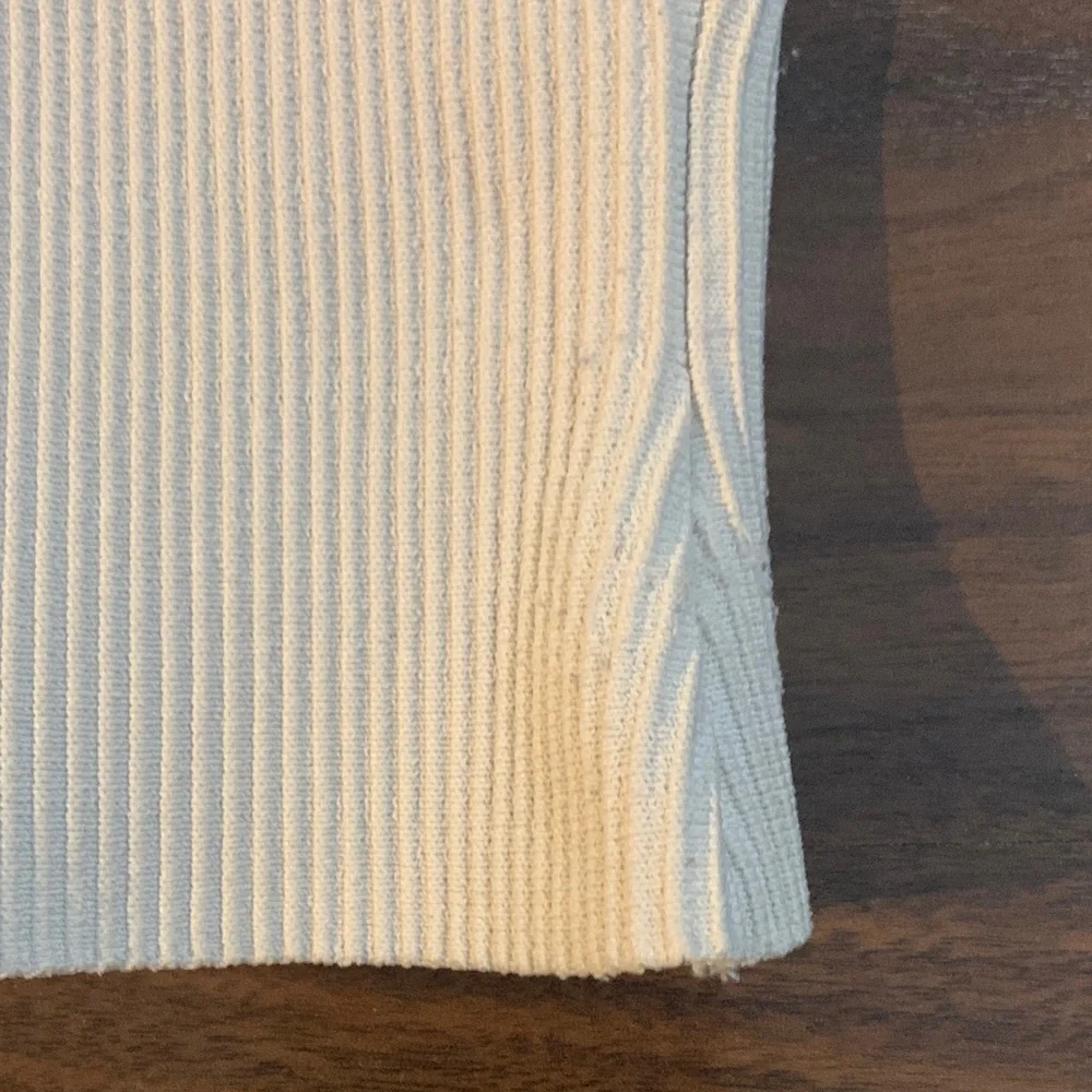 V-Neck Ribbed Cream Top - Picture 4 of 5